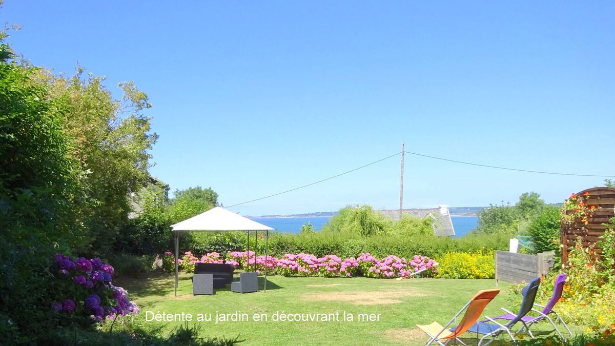 Plestin-les-Greves House | "LES COURLIS: comfortable family home, sea view, garden, beach250m away