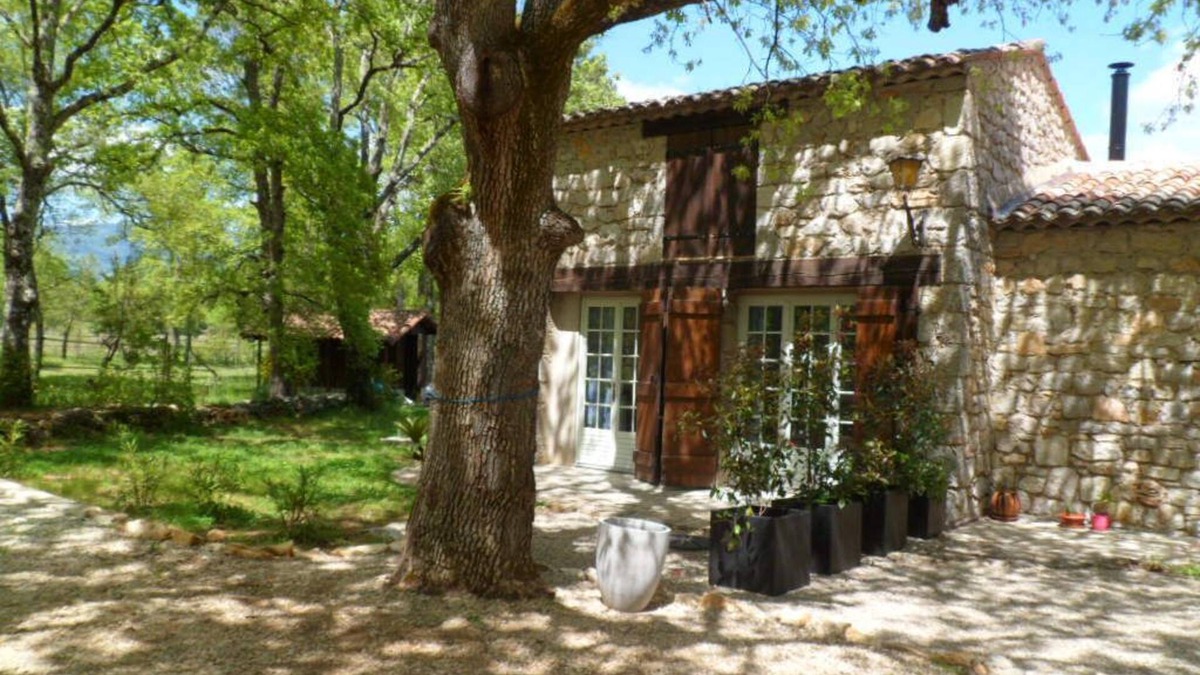 Fayence Apartment | Les Echarmeaux gîte in a stone farmhouse on 2 hectares of land