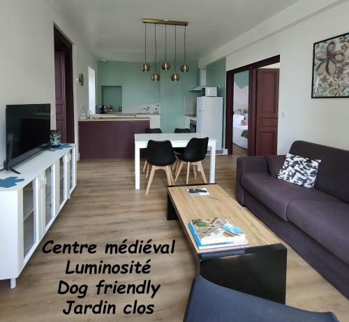 Gourdon Apartment | Les Epingliers - Le Clos Lacam, centre ville, dog friendly