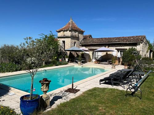 Caylus House | Les Gîtes Pérard