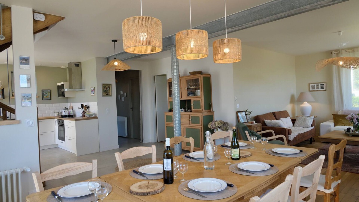 Berven House | LES GANIVELLES Family home Beach access on foot in 5' Sea view, enclosed garden