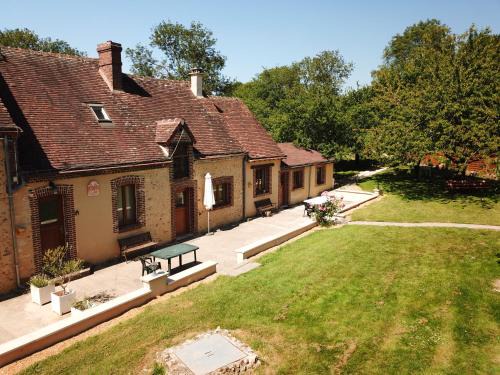 Saint-Denis-d'Authou House | Les gites de la maison lierue