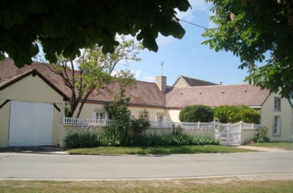 Bougy-lez-Neuville Bed & Breakfast | Les Glycines de Bougy