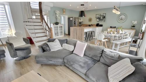 Matignon House | Les Hirondelles