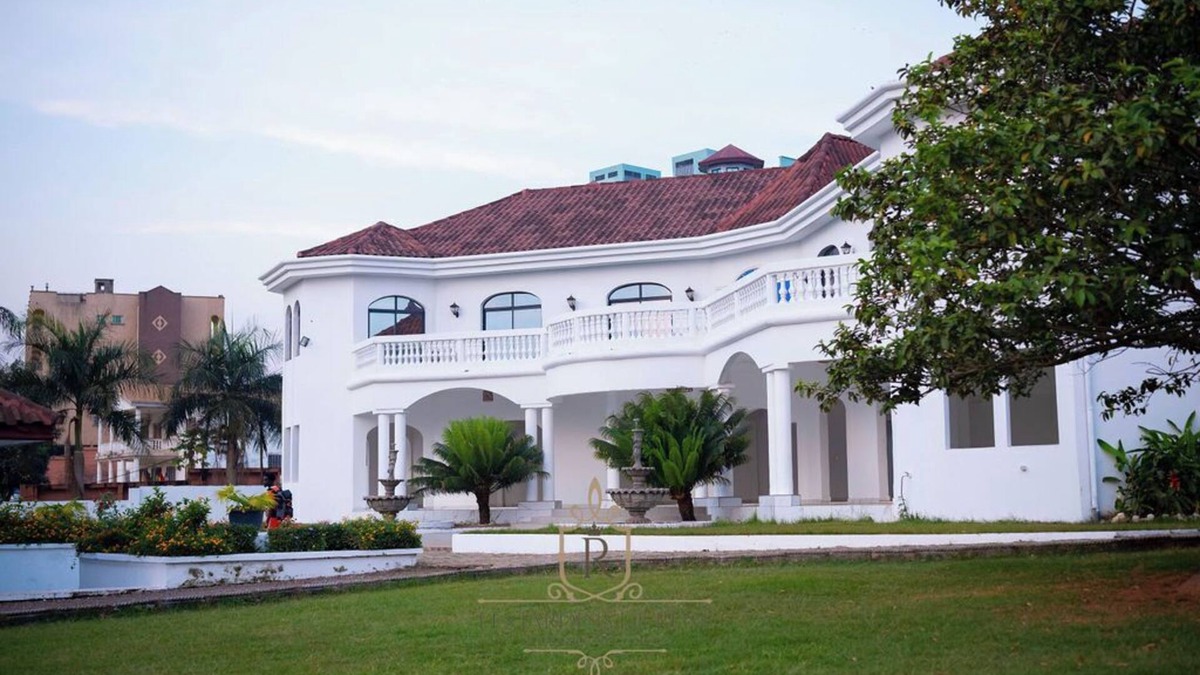 Yaounde Bed & Breakfast | Les Jardins de René - Renée