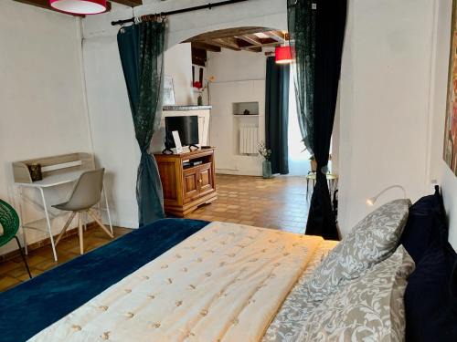 Nogent-le-Rotrou Apartment | Les marches du château - Gîte centre de Nogent-le-Rotrou
