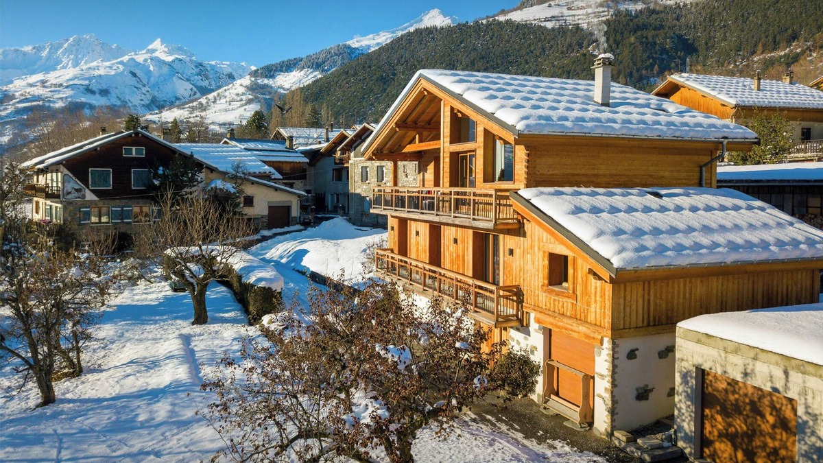 Seez Ski Chalet | Les moulins d'Angelina - luxury stay for 8 close to pistes - OVO Network