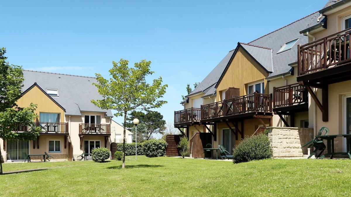 Saint-Briac-sur-Mer Apartment | Les Roches Douvres 24 by Interhome