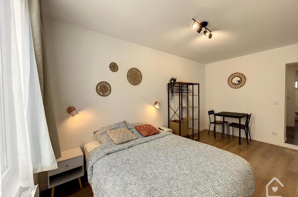 Chatellerault Apartment | Les studios d'Elina - Entrée autonome