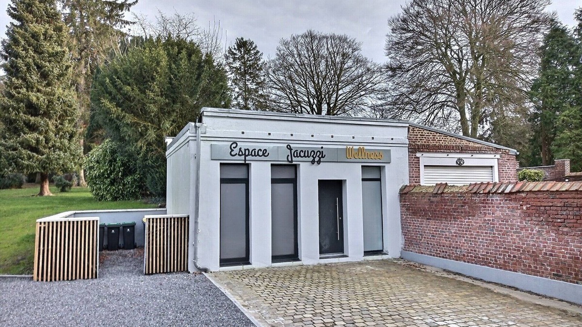 Le Cateau-Cambresis Apartment | Les Suites Fénelon