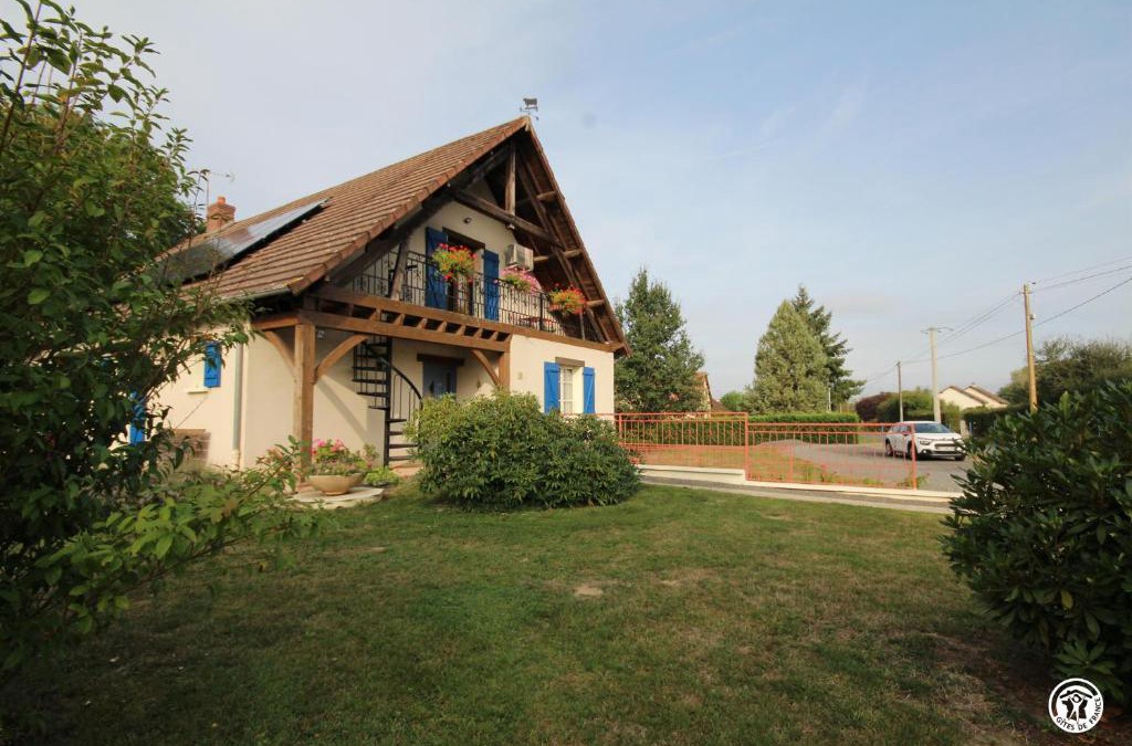 Dornes Bed & Breakfast | Les Volets Bleus