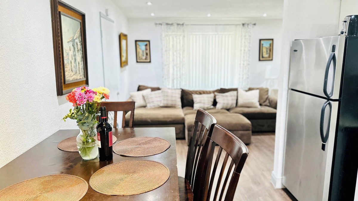Sailboat Bend House | ★Lesa's Retreat II ★Fort Lauderdale - Minutes Away From Las Olas & Area Beaches