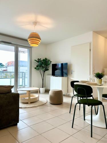 Casselardit Apartment | LEscale des Artistes - Métro - Tramway - Aéroport