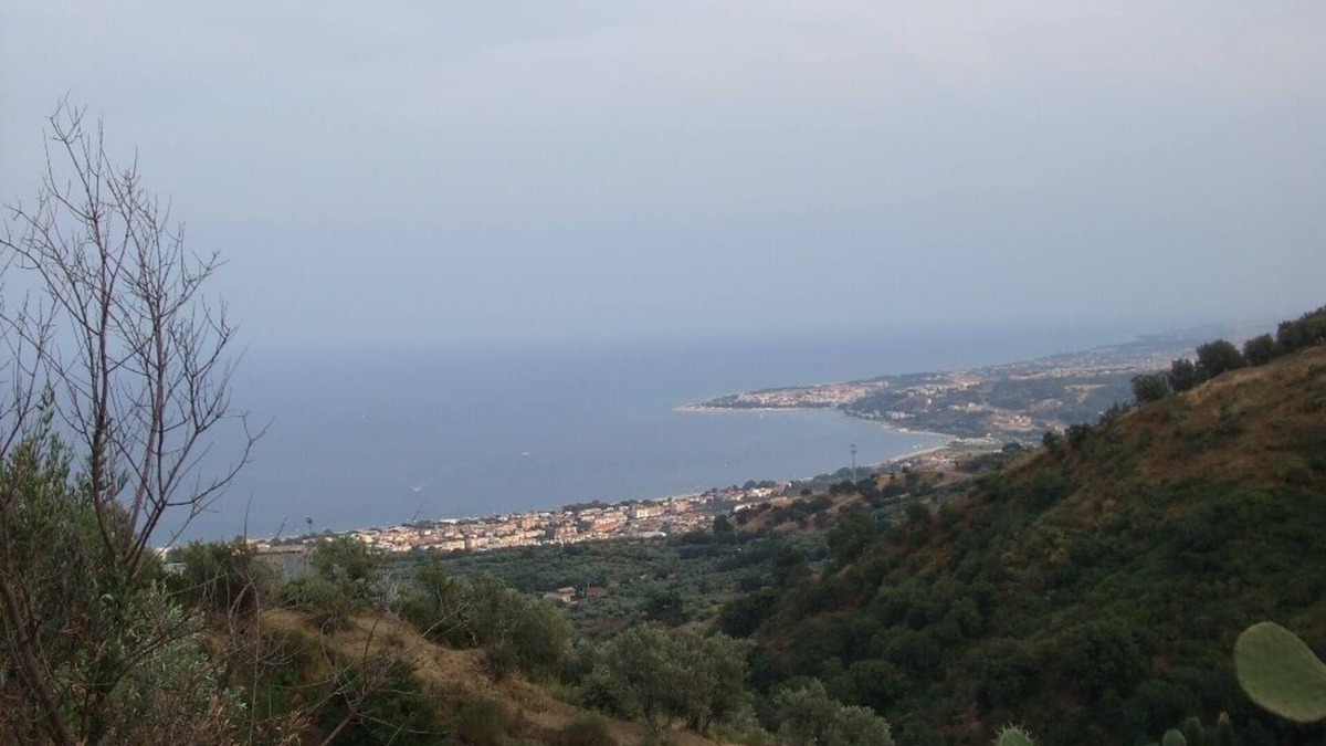 Marina di Davoli Apartment | less than 200 yds from the beautiful blue Ionic sea