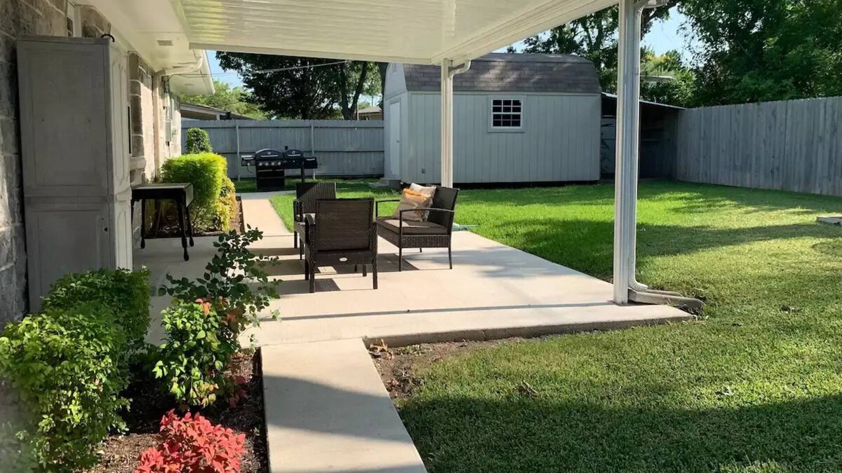 Rockwall House | Less than a mile from downtown Rockwall