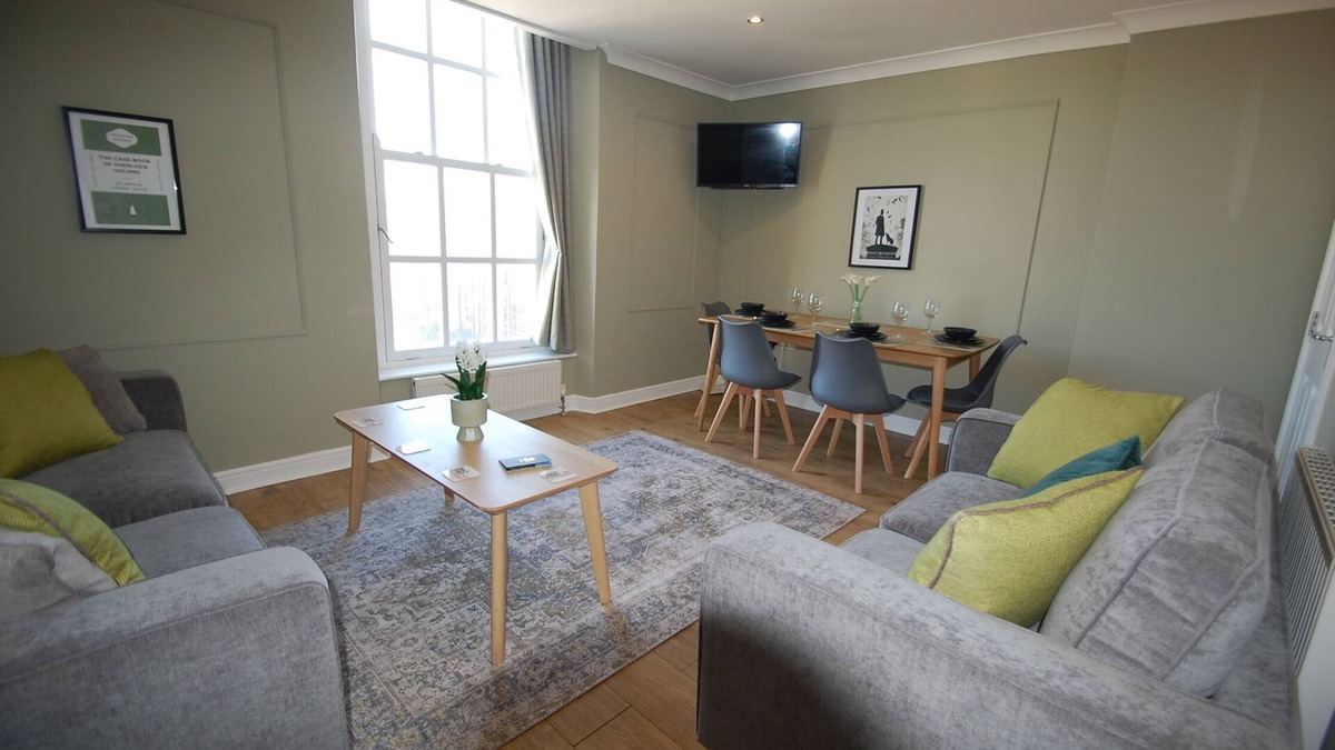 Abergavenny Apartment | Lestrade 2 Bed Apartment Duplex
