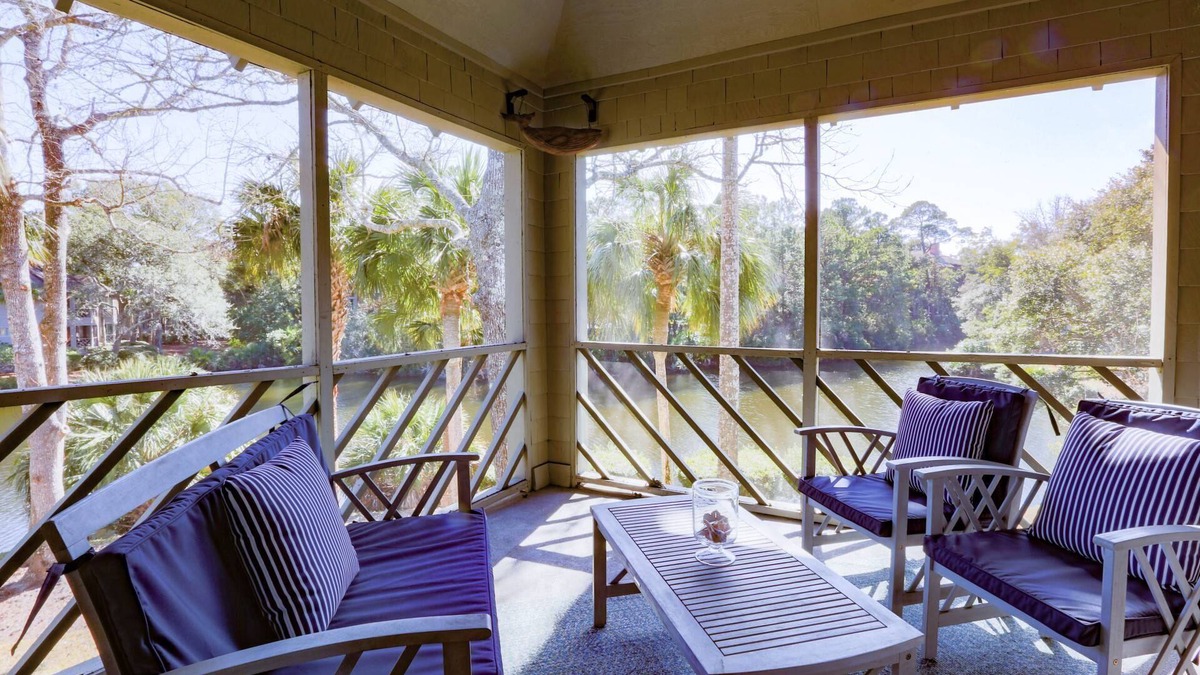 Kiawah Island Villa | Let's Do Sunset! Fabulous Screened Porch, Lagoon Views, Adjustable Beds and Dog Friendly!