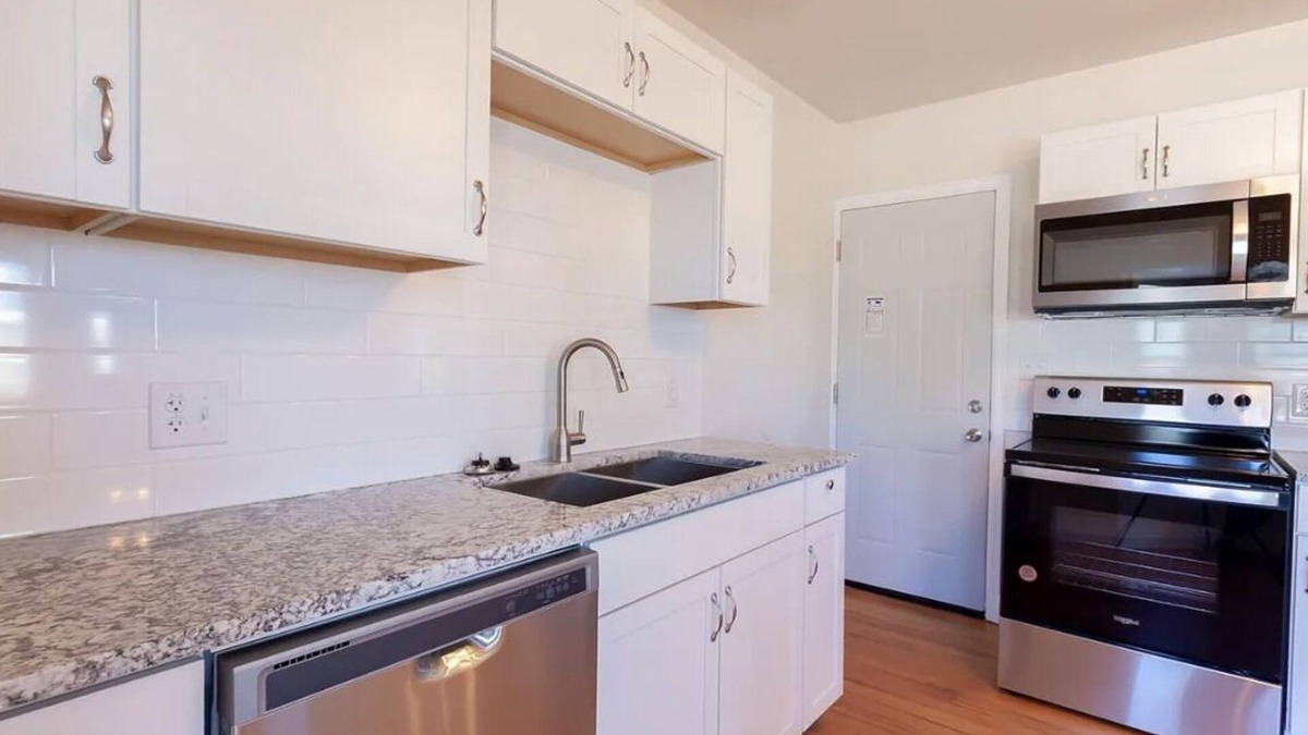 Cheyenne House | Let's go, let's show, let's rodeo! 6 blocks to Frontier Park, doggo friendly!
