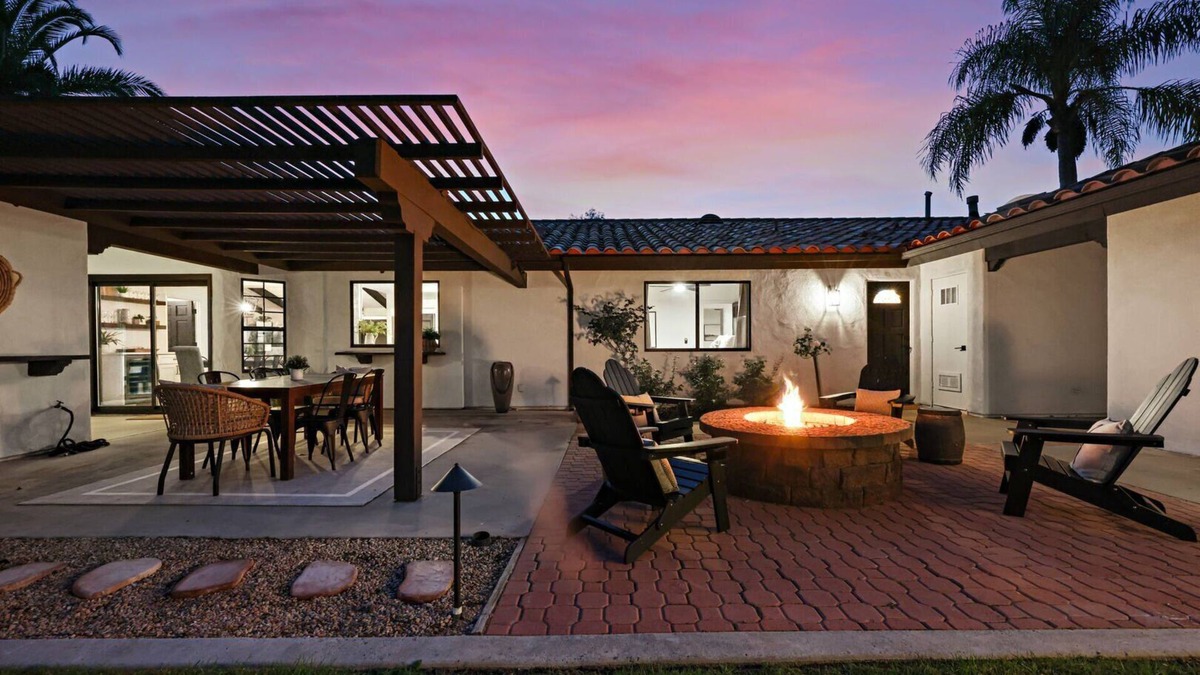 Vista House | Let the Games Begin! Vista Casita with Paddle & Pool Thrills!
