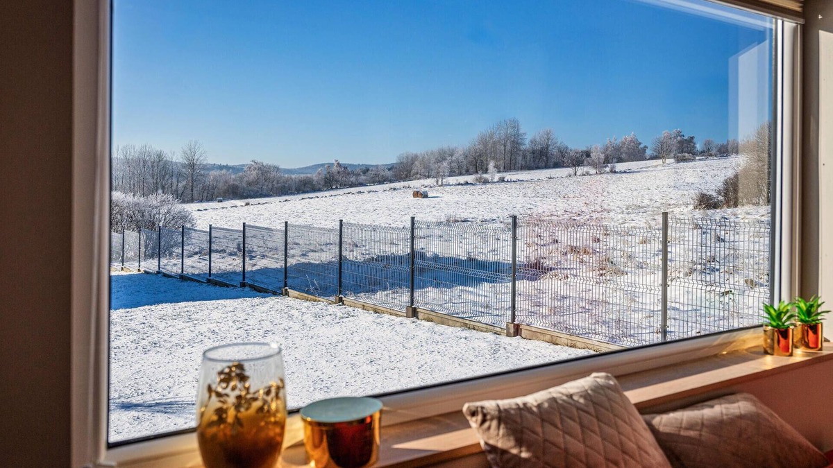 Sierpnica House | Let yourself be enchanted by the magnificent panorama in this ideally located vacation home.