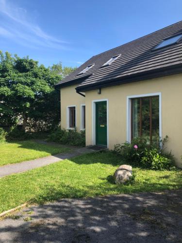 Letterfrack House | Letterfrack Farm Lodge house in Letterfrack village Connemara