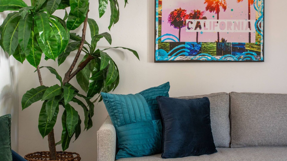 Leucadia House | Leucadia "Beacons" Bungalow ~ walk everywhere with beach gear!