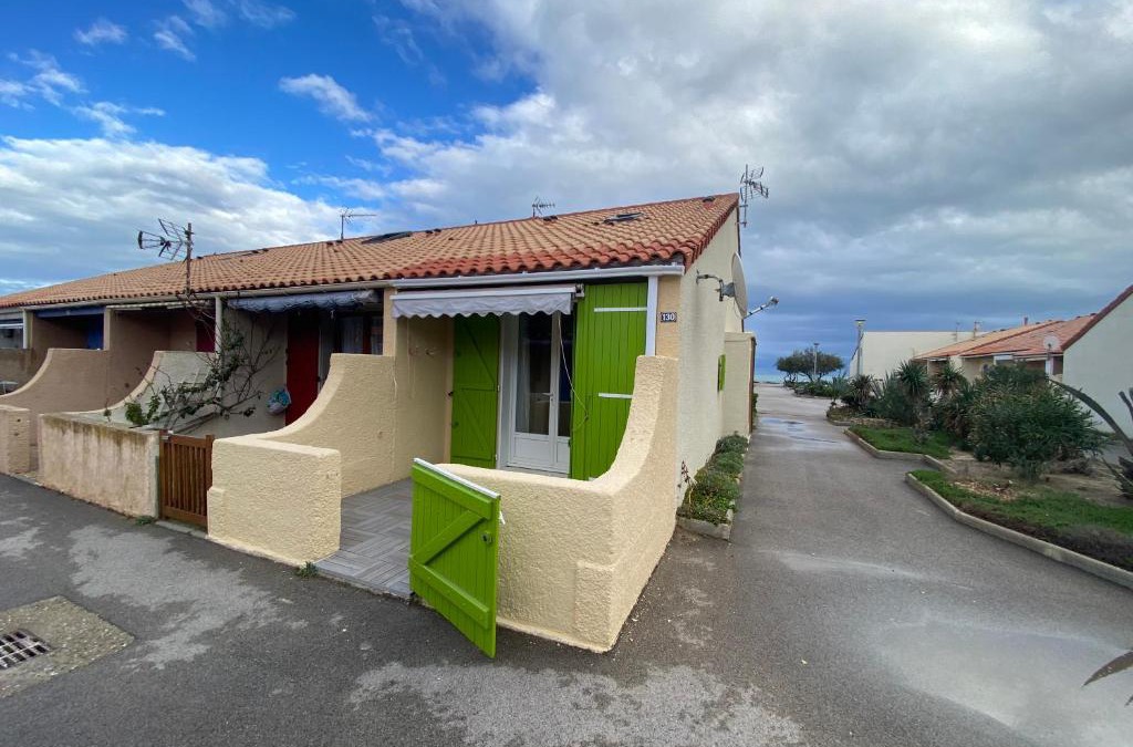 Leucate House | Leucate, maison dans village naturiste Eden à 50 m de la plage, 4 personnes