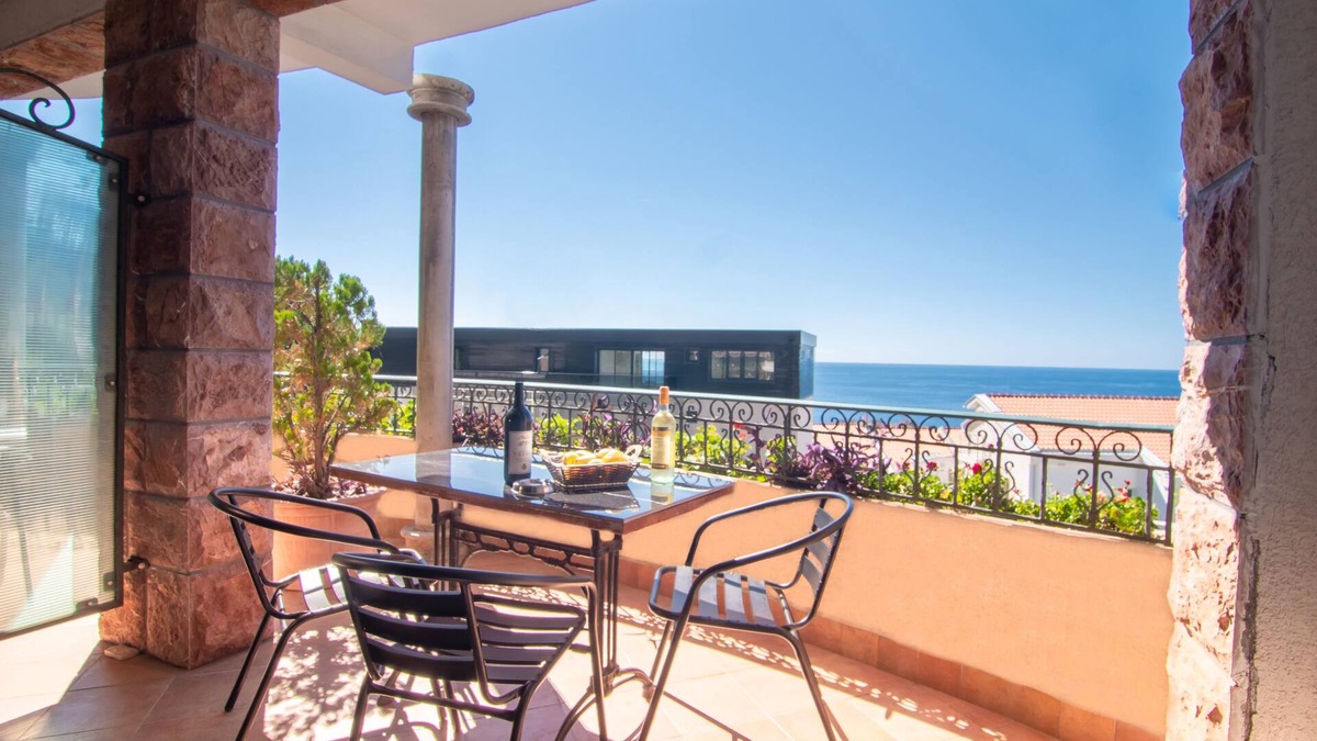 Sveti Stefan Bed & Breakfast | Levantin Inn 1-3 Room N9