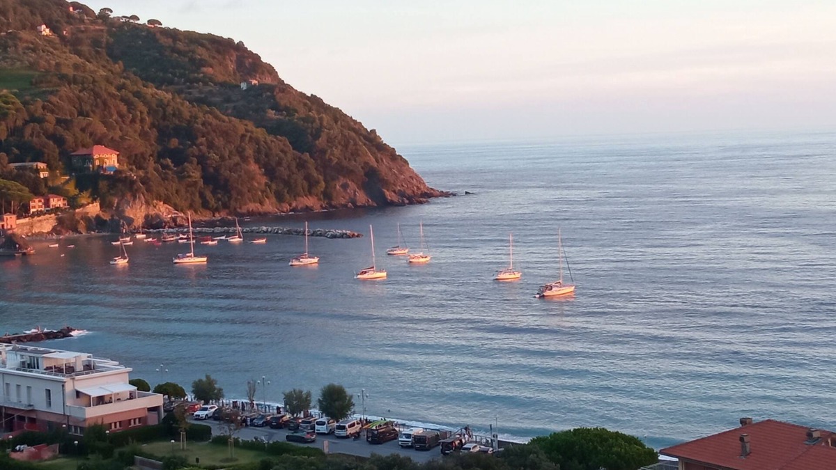Levanto Apartment | LEVANTO-5 TERRE- NEW - 50 M FROM THE IDEAL BEACH FOR MTB/TREKKING LOVERS