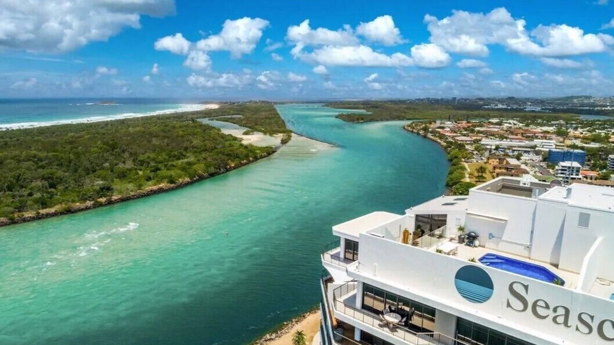 Tweed Heads Apartment | Level 24 Penthouse - SeaScape - Ocean facing with Rooftop Pool