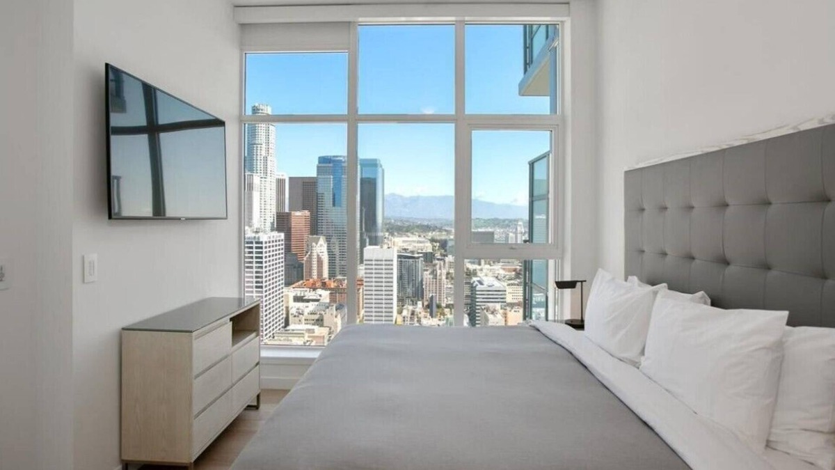 Historic Core Hotel | Level South Hill- A City Escape. Two Bedroom Sky Suite in the Heart Of DTLA