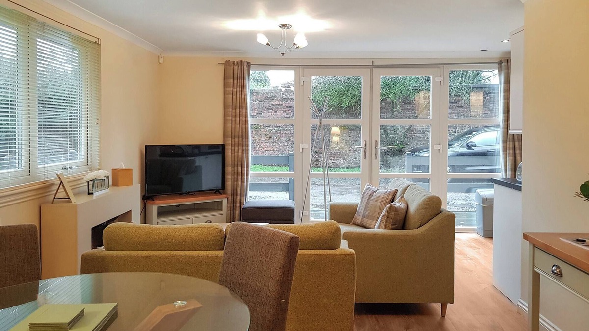 Arden Cottage | Leven Lodge 2 - UK46044