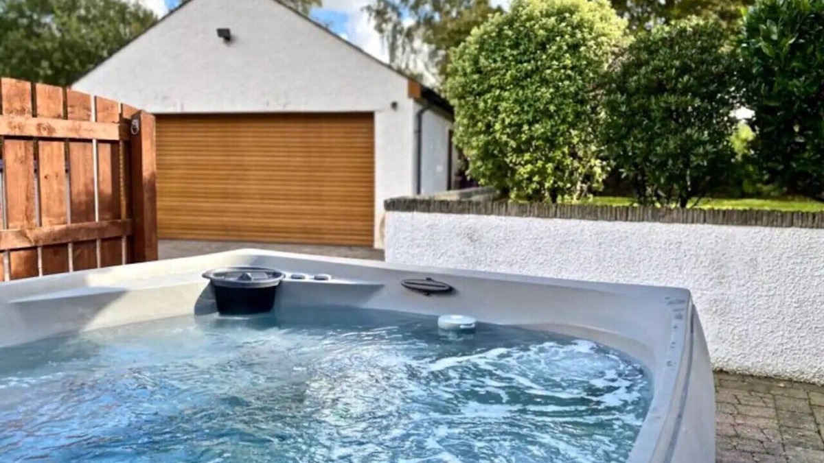 Backbarrow House | Levens Retreat - Three Bedroom House, Sleeps 6