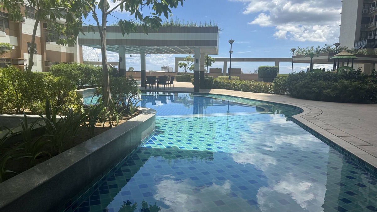 Pasay Condo | Levi & Moon's Chill with beautiful view