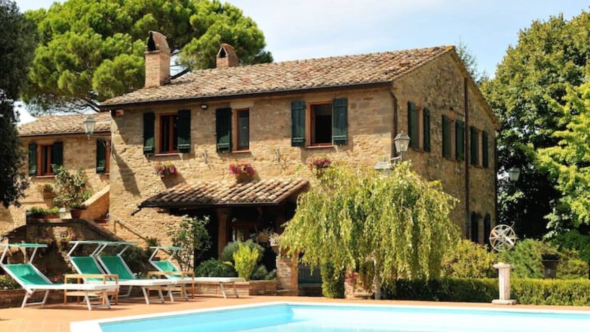 Lidarno Villa | Levigne Villa- Luxurious Hilltop Estate with Pool and Tennis Court