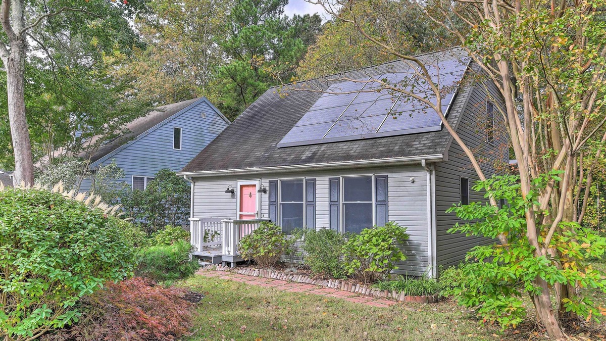 Rehoboth Beach Cottage | Lewes Cottage w/Pool Access: 10 Mi to Beach!
