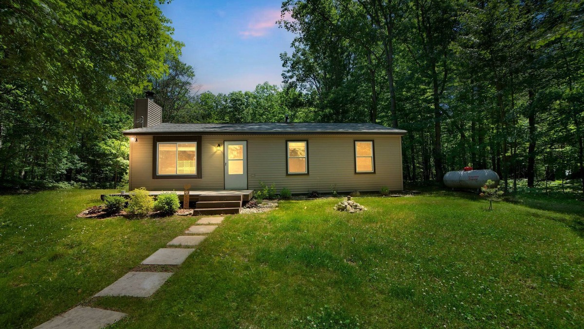 Lewiston House | Lewiston Landing: Color Tours & Cabin Comfort – Fall in Lewiston