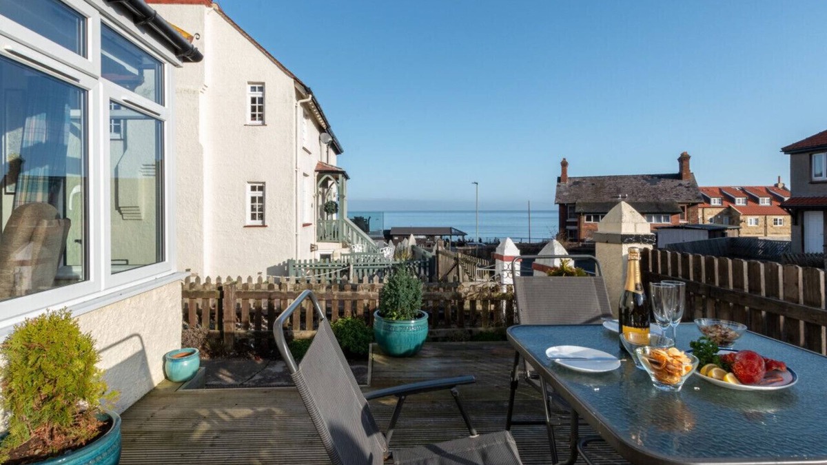 Sandsend House | Lezayre - Three Bedroom House, Sleeps 6