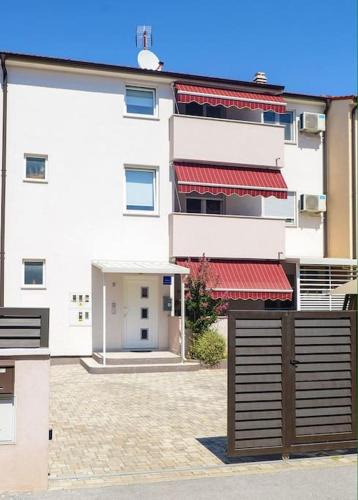 Gregovica Apartment | Liam