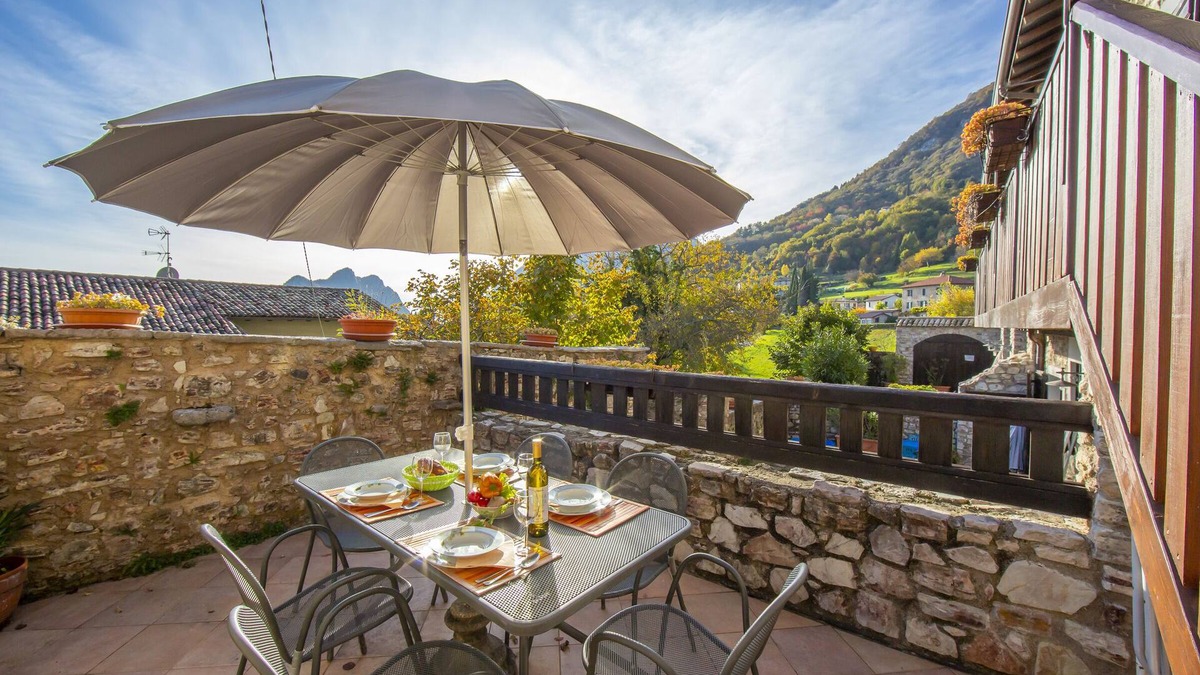 Liano-Formaga Apartment | Liano Orchidea -Terrace & parking, Gargnano, Italy