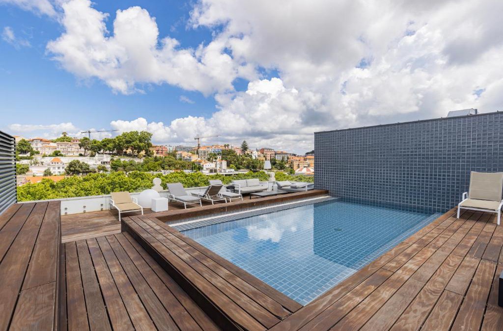 Sao Jose Apartment | Liberdade Elegance W/Rooftop Pool by LovelyStay