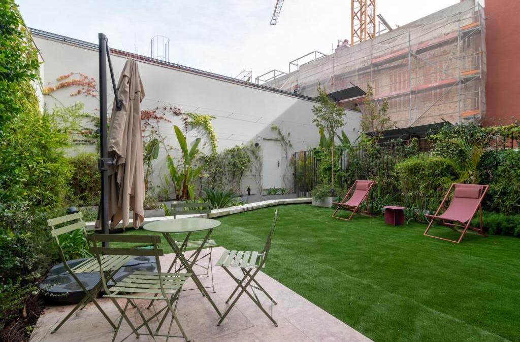 Sao Jose Apartment | Liberdade Garden & Indoor Pool by LovelyStay