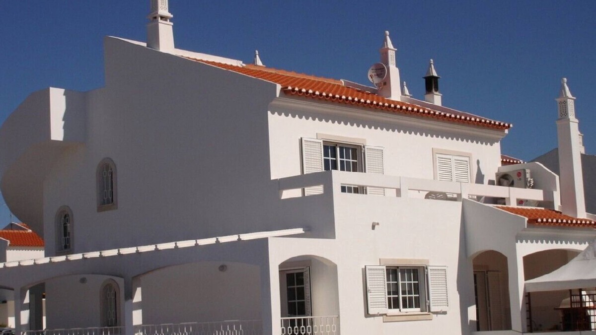 Retur Villa | Lic 11363/AL Wonderful 6 bed 5 bath house with heatable pool close to beach