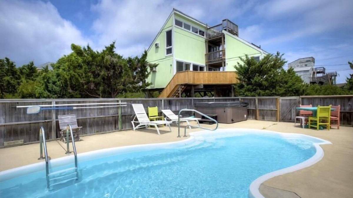 Salvo Cottage | License to Chill! 3 Bedroom Semi-Oceanfront with Pool and Spa. 20% off Sep/Oct!