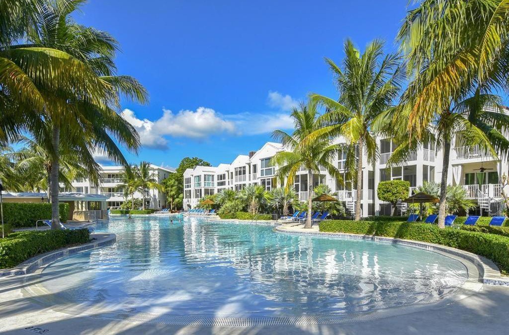 Rock Harbor House | LICENSED MGR - 4/3.5 MODERN VILLA - KEY LARGO'S MOST UPSCALE OCEANFRONT RESORT DESTINATION!
