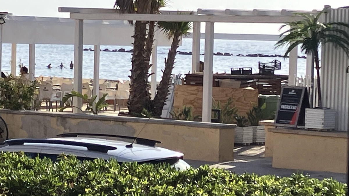 Lido Apartment | Lido beach front apartment