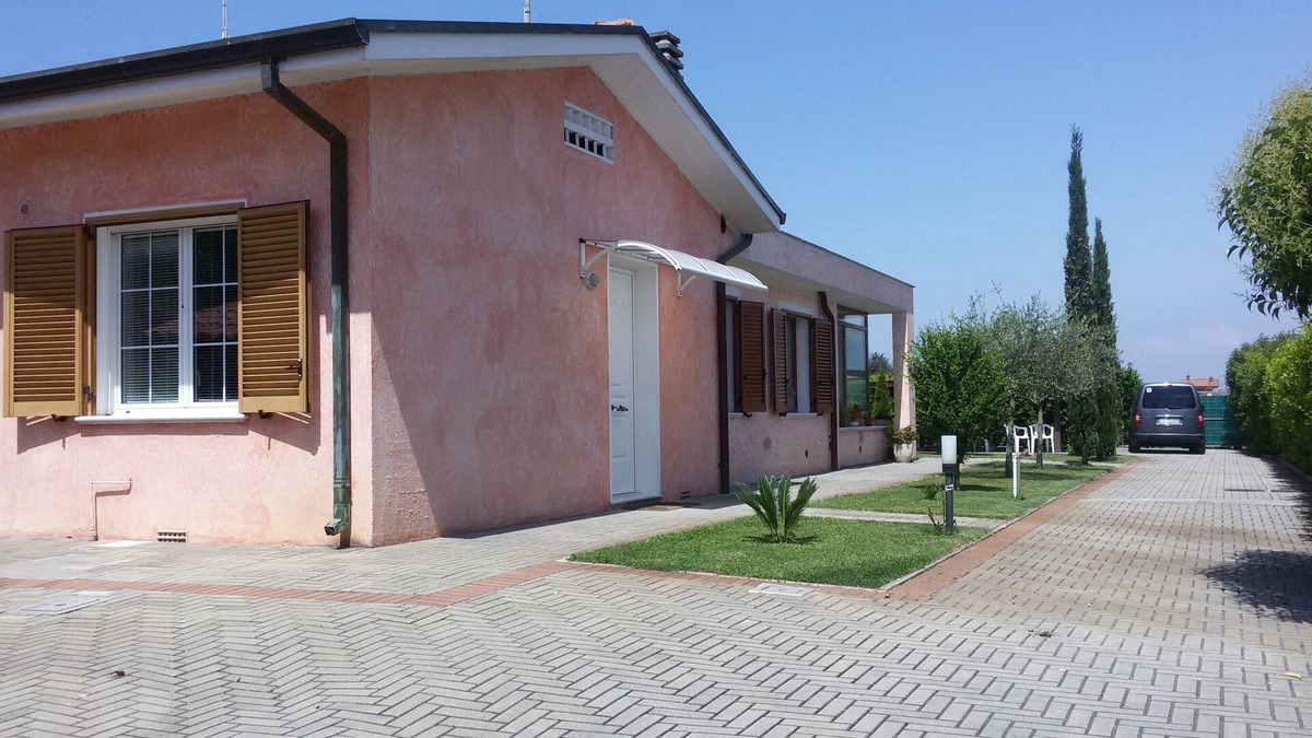 Camaiore House | Lido Di Camaiore Villa Garden 3 Kilometers From the Sea