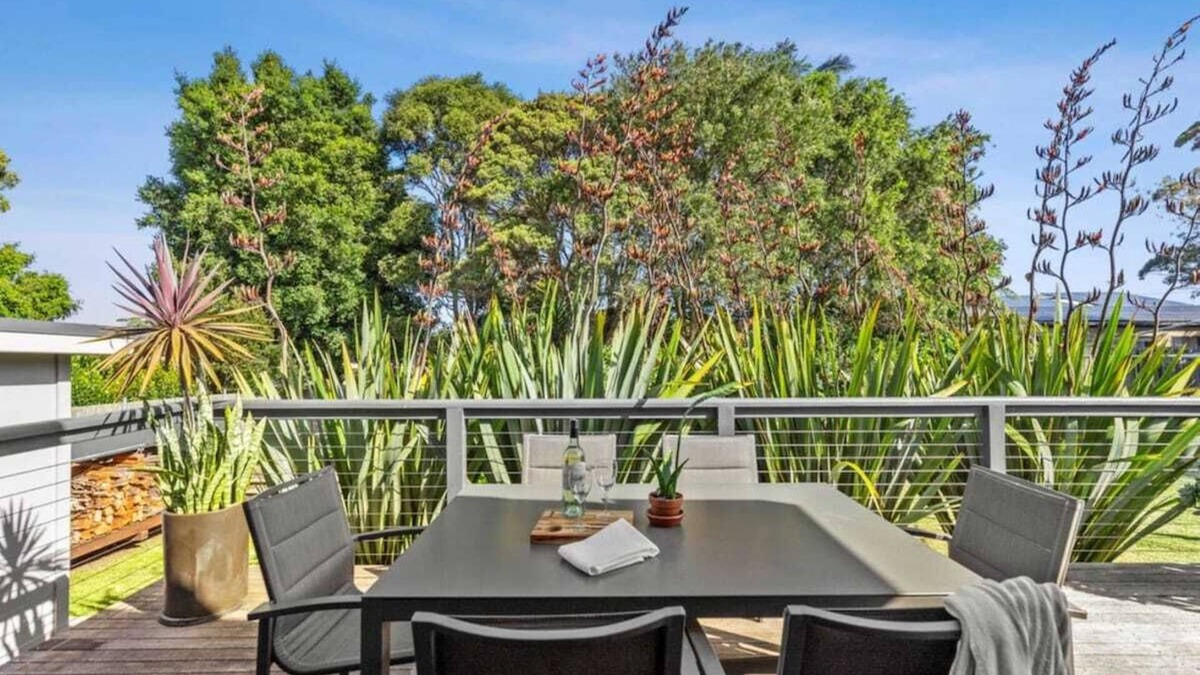Burrill Lake House | Life Is Better At The Lake