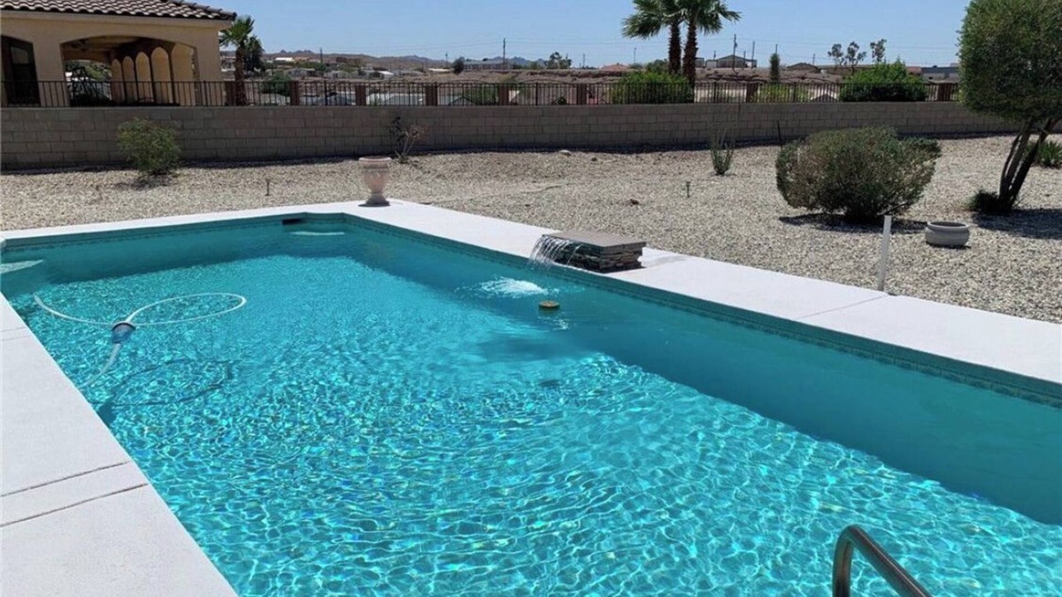 Sunridge Estates House | Life is Better on the River Snowbirds are Welcome-message for monthly rates.