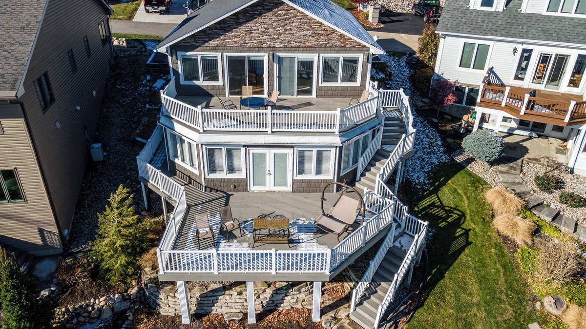 Lake James House | Life Lake Vacations on James!